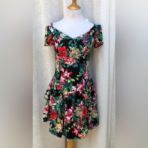 Byer  Too ! Vintage 90 s 100 cotton . Mini Dress. Size 5 Pre-owned.Perfect Dress - Picture 1 of 7